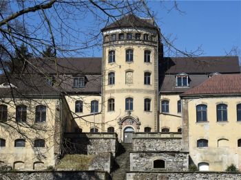 Am Hainewalder Schloss kann weitergebaut werden. Die Großschönauer Gemeinderäte haben dafür nun Beschlüsse gefasst. Foto: Matthias Weber